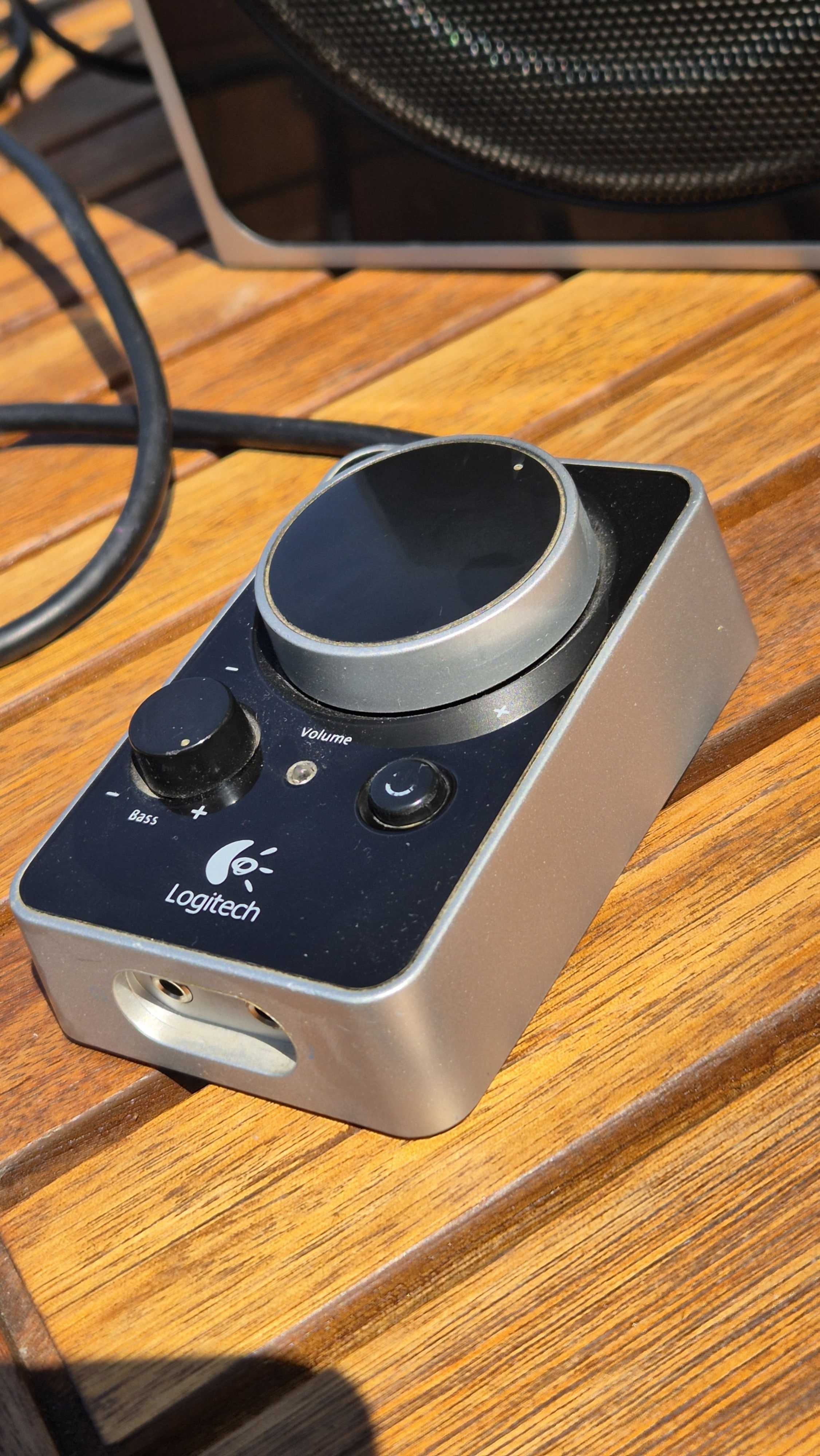 Logitech Z4 głośnik subwoofer niskotonowy pilotem