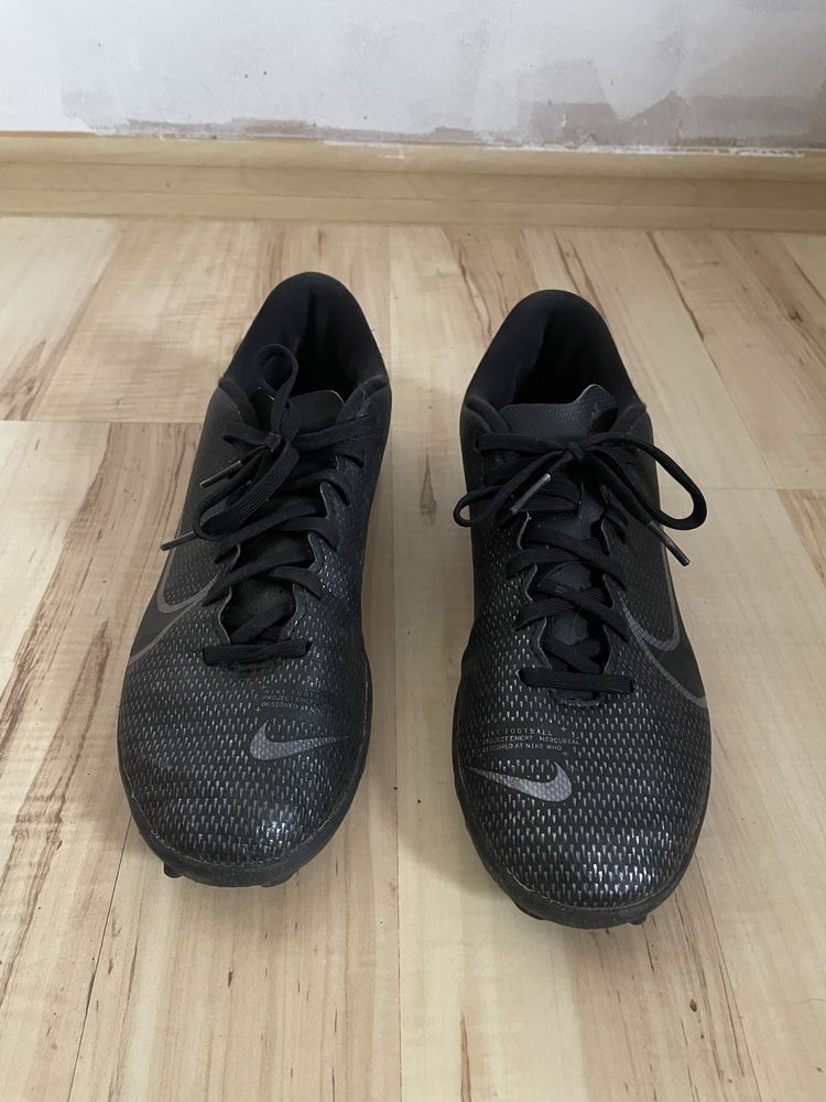 Buty korki do piłki nożnej Vapor 13 Club TF Nike