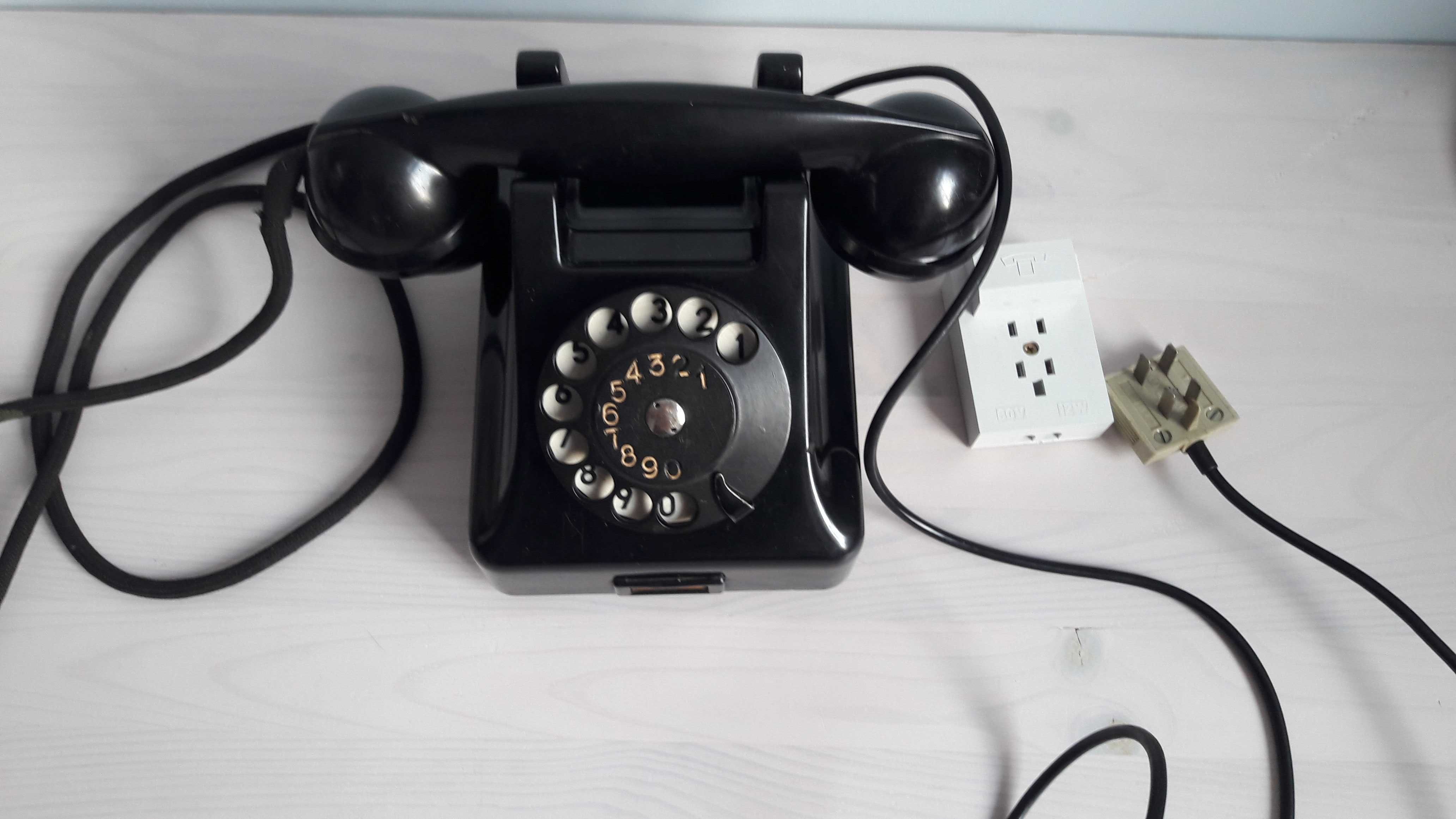 Stary Polski powojenny telefon RWT CB-49/B-A