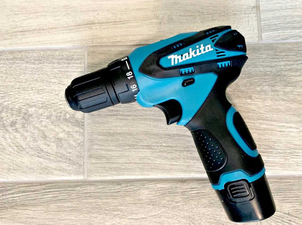 Профессиональный  шуруповерт  Makita с набором бит