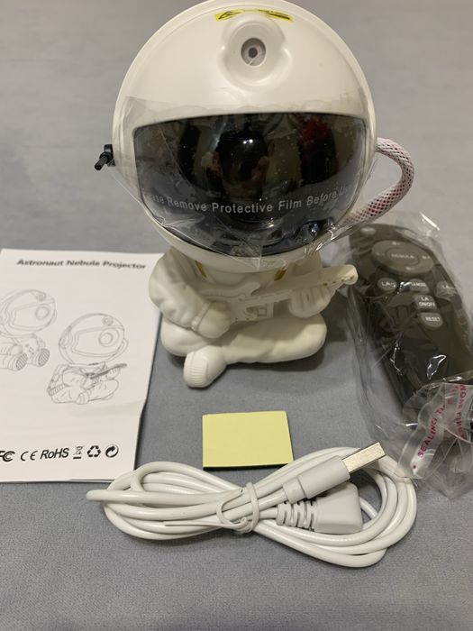 Астронавт Нічник-ефект зоряного неба  з гітарою Космонавт