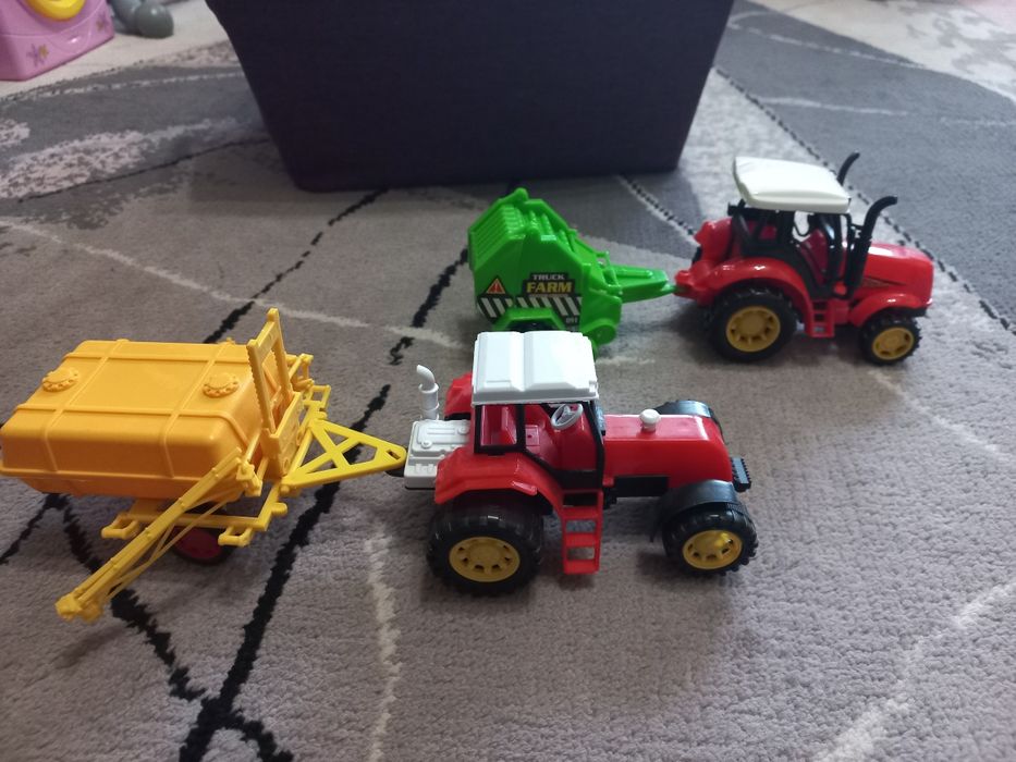 Traktory z maszynami