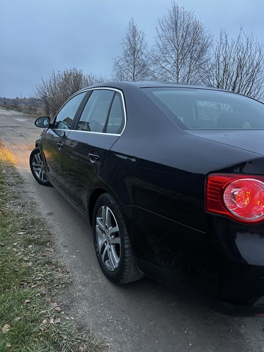 Volksvagen Jetta  Automat 90kw