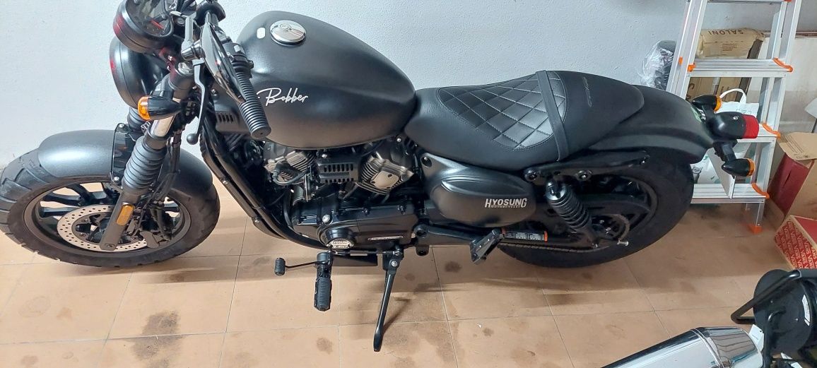 Hyosung Bobber 125