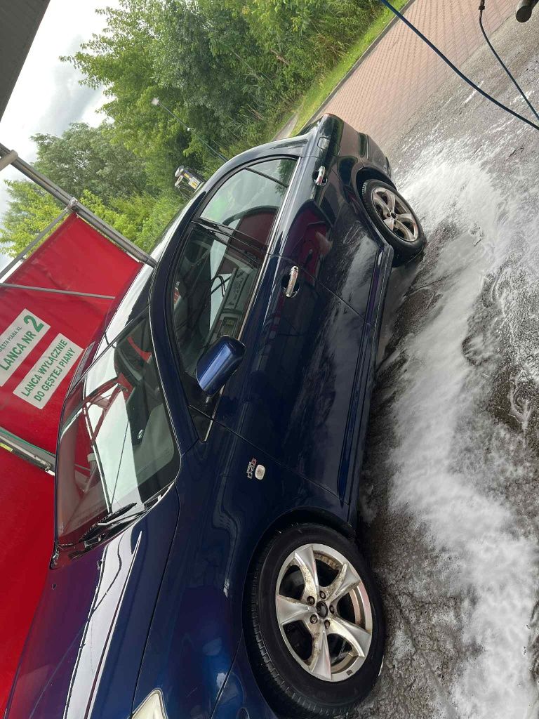 Toyota avensis 2.0 2004 r