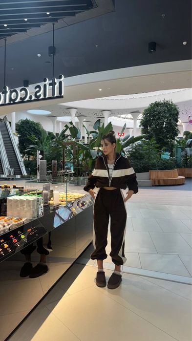 Стильный женский теплый костюм флисовый с лампасами