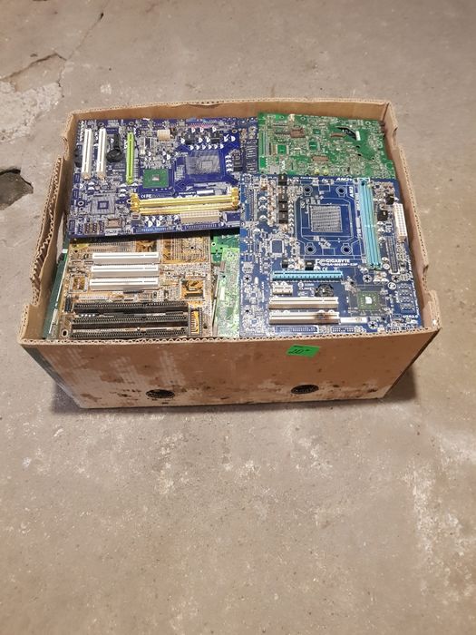 Плати Радіодеталі Електроника