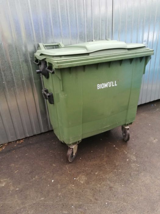 Używane  pojemniki na odpady 770l niemieckie kosze na śmieci