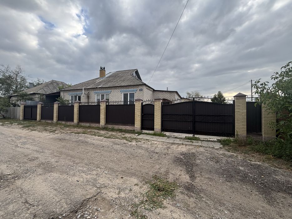 Продам одноповерховий будинок Ізюм,  район нефтяник