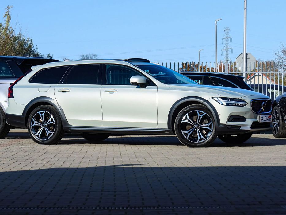Volvo V90 Cross Country D5 Panorama 360˚ Webasto ACC Hak Blis Keyles Ogrz.4xFotel+kiero.+Szyba
