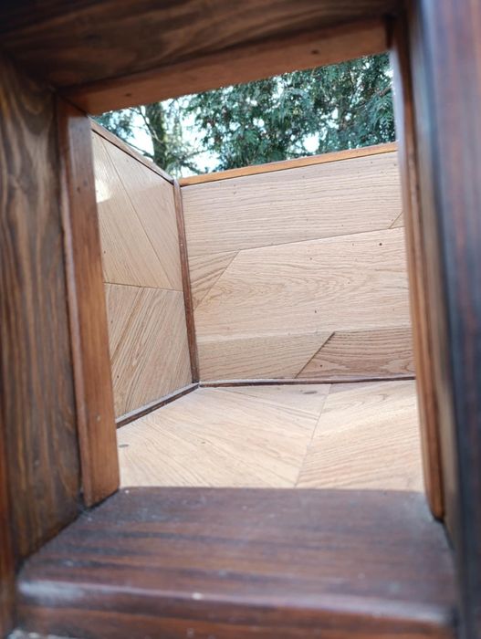 Buda dla psa unikat rzeźbiona