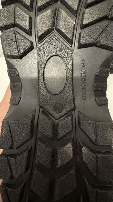 Buty robocze olejoodporne