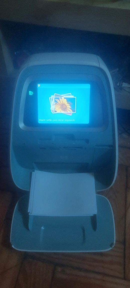 Vendo uma empresora tatil com um ecra de 5 pulgadas leva HP