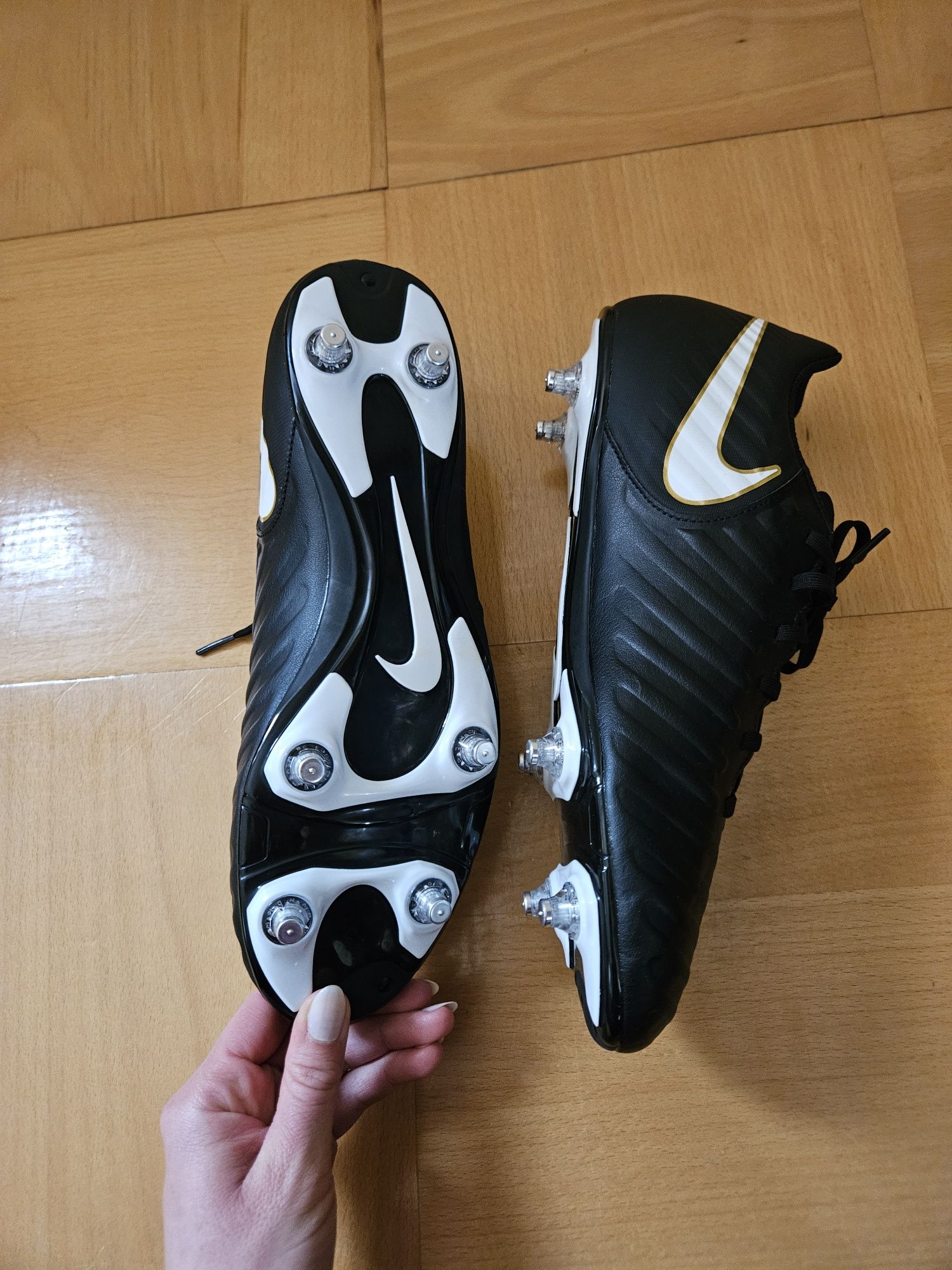 Nike Nowe Korki buty do piłki nożnej piłkarskie r. 45