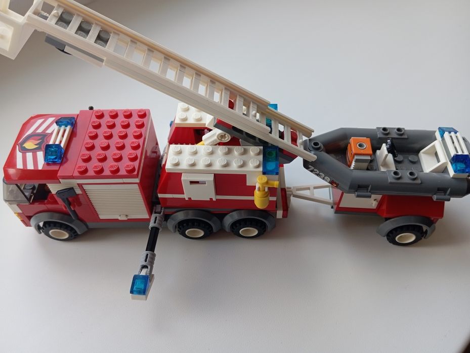 Lego 7239 Fire truck (2005 рік)