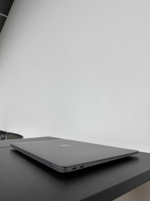 Macbook Air 2020 (і3 /8 gb/512 ssd)