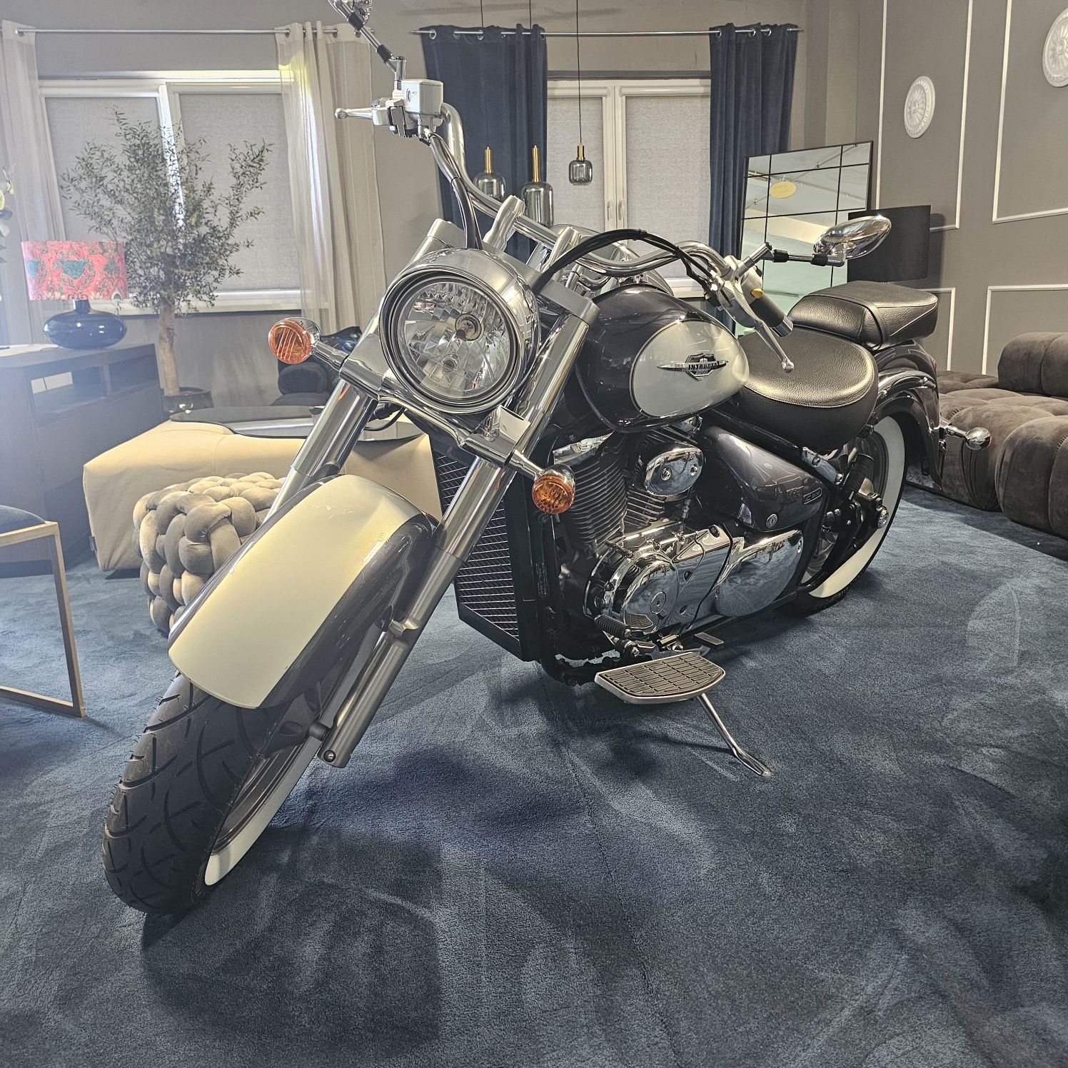 Suzuki C800 z 2012r. Przebieg 35 tyś km.  Bardzo ładny egzemplarz
