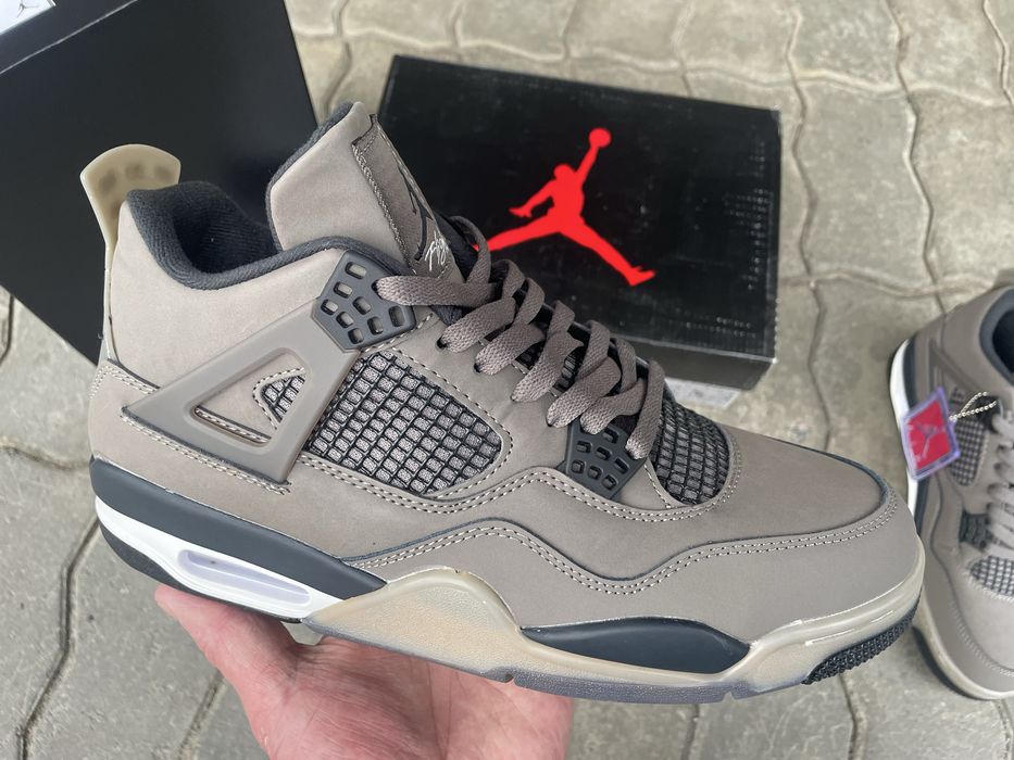 Jordan 4 Retro “Cave Stone” в наявності