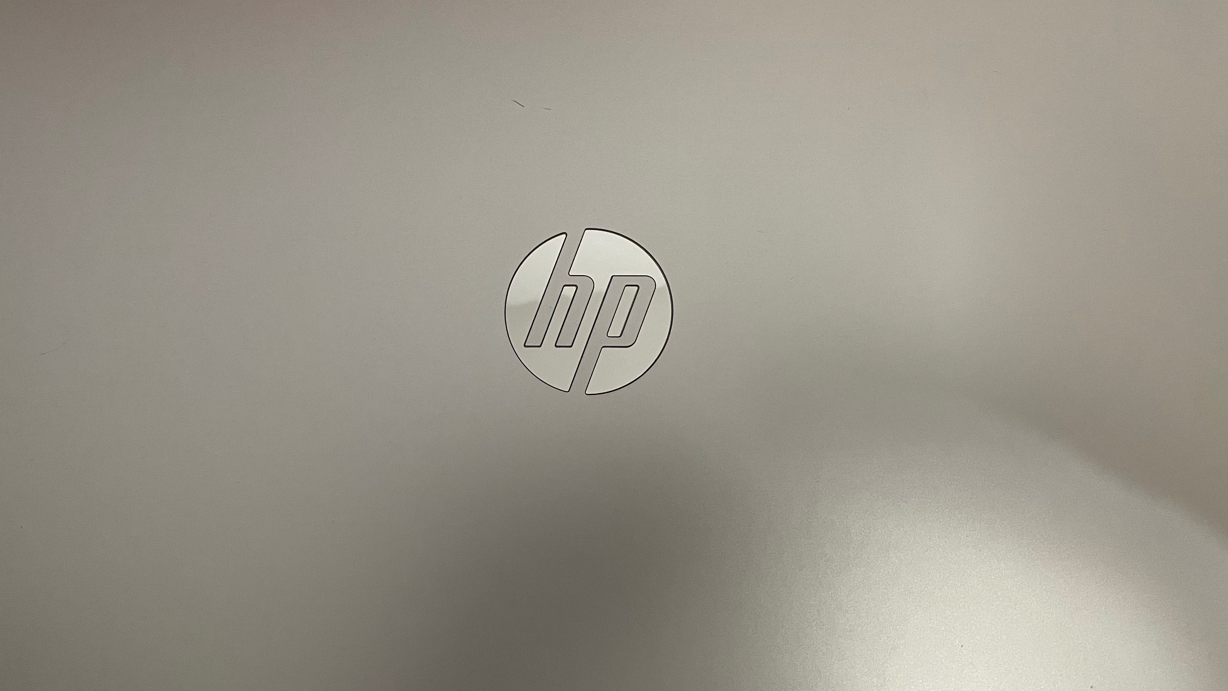Computador portátil HP com disco novo ssd plus de cor cinza com hdmi