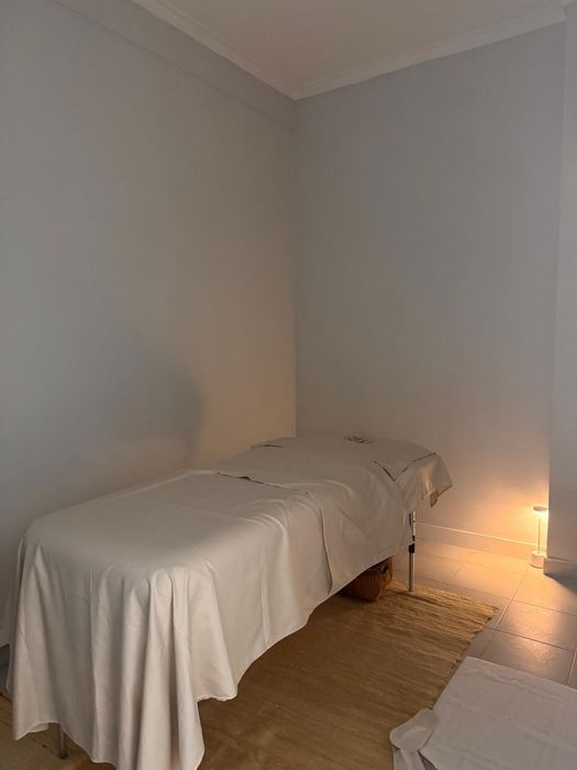 Gabinete de loja de estética em frente à estação das Mercês