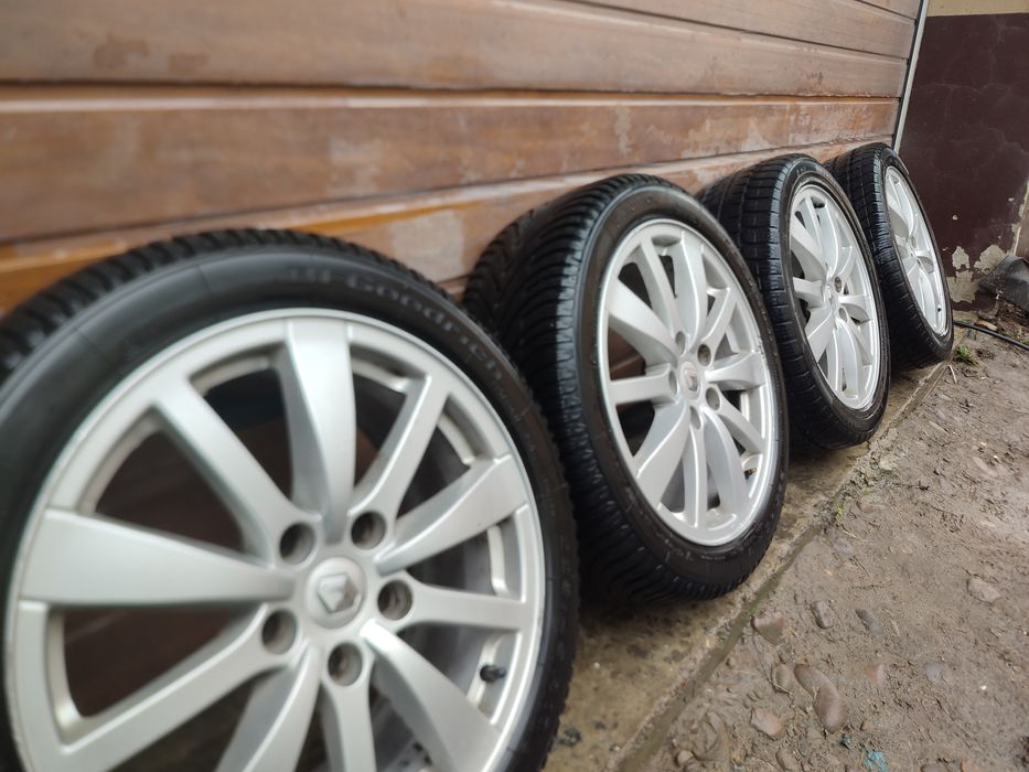 Продам Автошини R17. Комплект коліс. Зимову.Меган 5/114.3R17