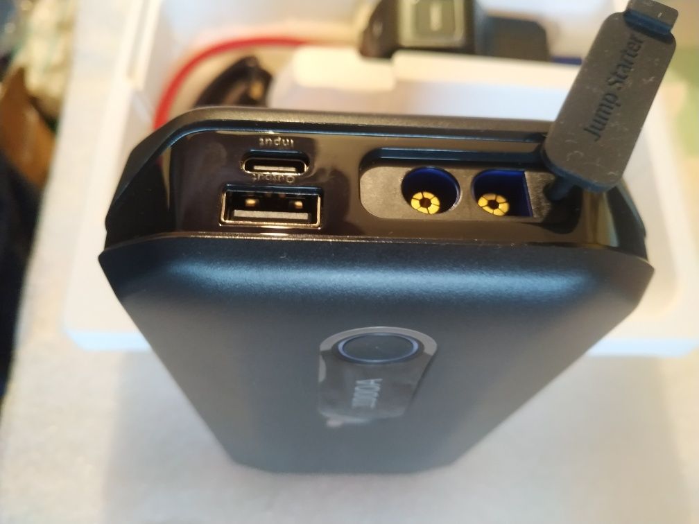 Starter Baseus power bank car jump 10000mAh   пусковое BS-CH001

Два в