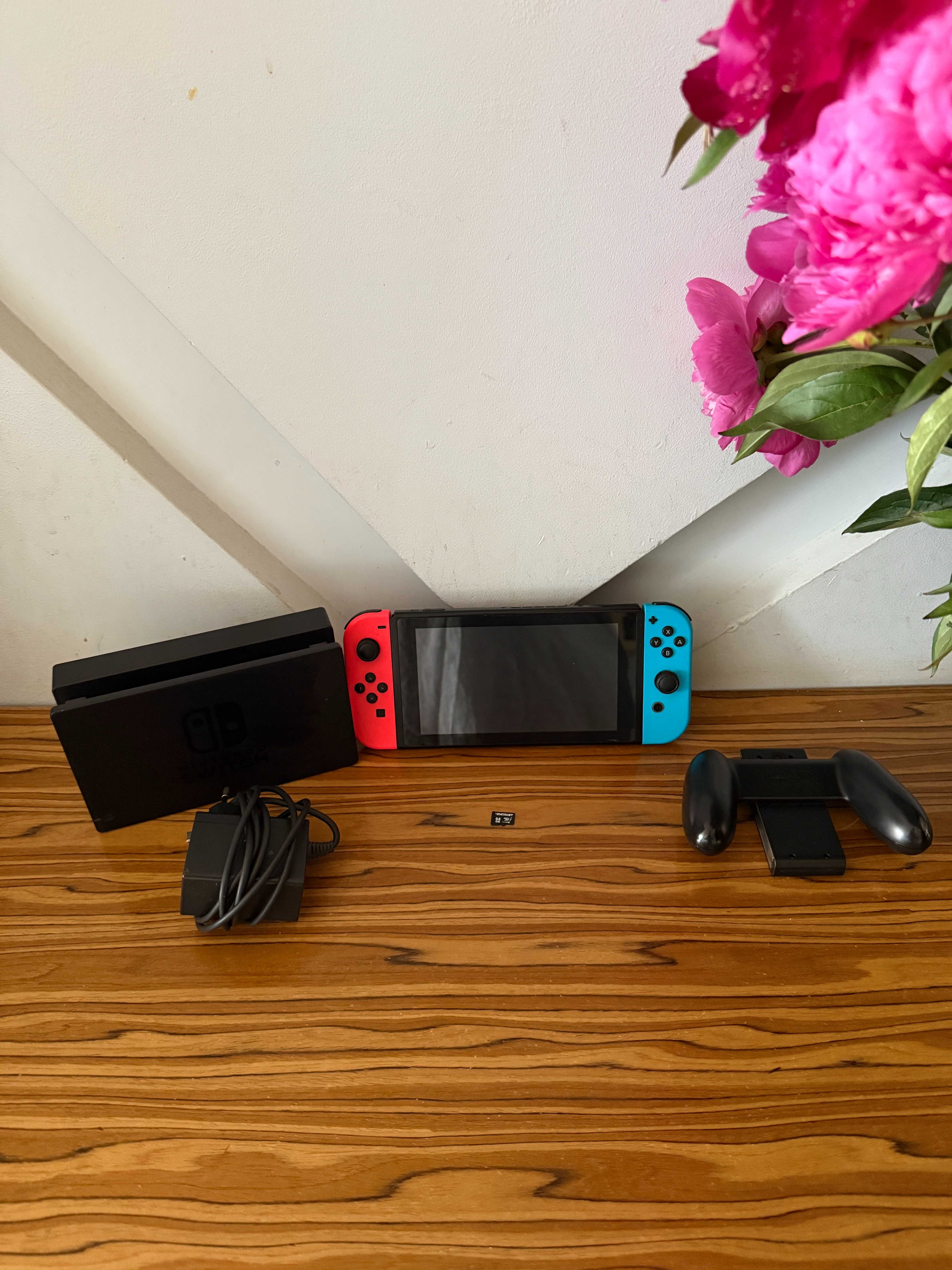 Konsola Nintendo Switch V2 + DOCK Stacja Dokująca + Akcesoria