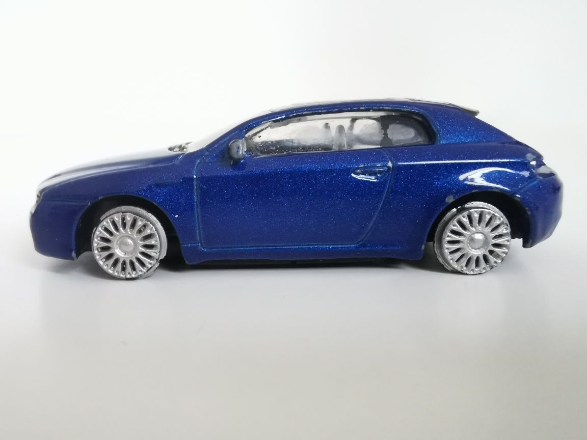 Hongwell Cararama Model Autko Alfa Romeo Brera Unikat Uszkodzony 1/72