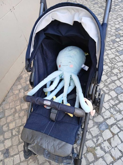 Carrinho Chicco Lite Way, modelo Denim.Carrinho bengala muito prático.