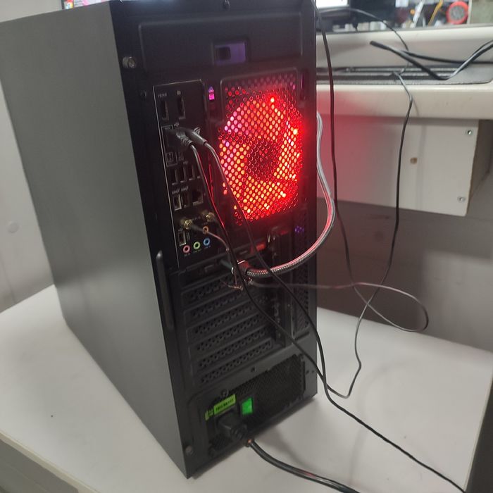 Системный блок  Intel Core i5-11600KF
RAM 32 GB
Відеока