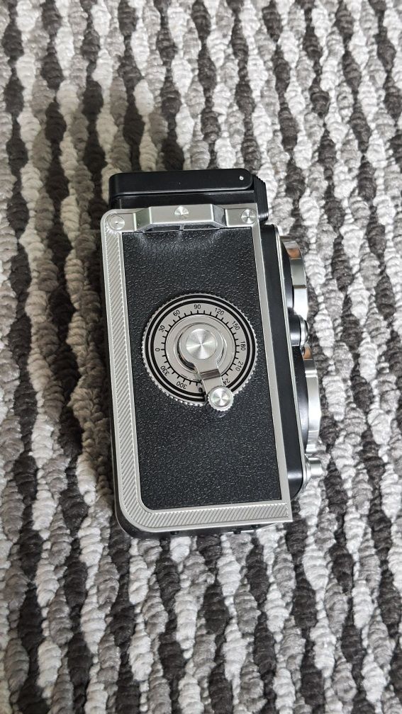 Mała cyfrowa kamerka w stylu retro