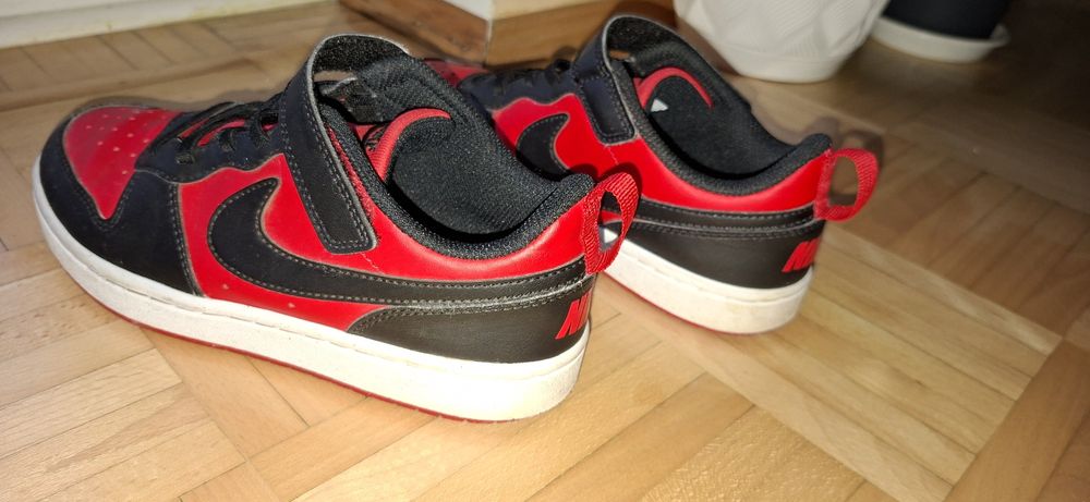 Buty NIKE na rzepy chłopięce r. 35