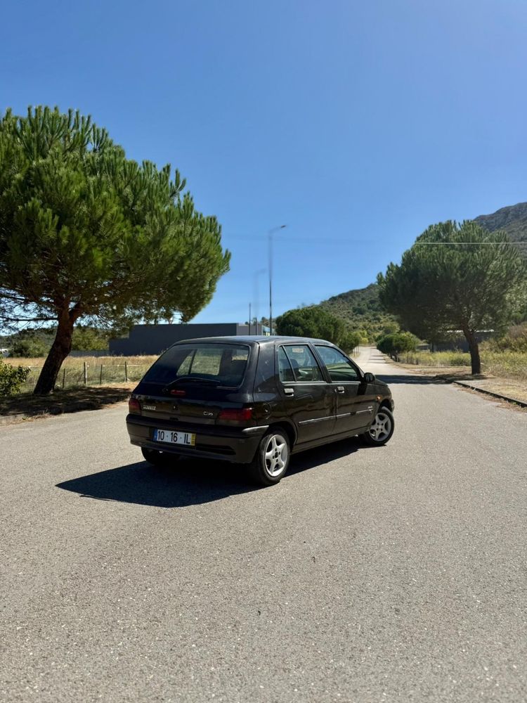 Renault Clio 1.2RT (Poucos KM)