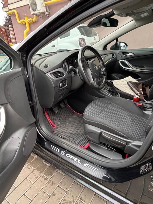 Продам Opel Astra універсал 2017