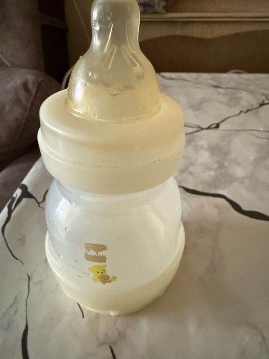 Отдам даром бутилочку mam