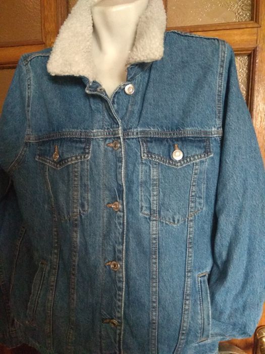 Фірмові джинсові курточки розміром  М та  S