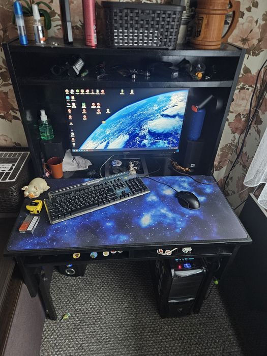 Компютерний стіл чорний