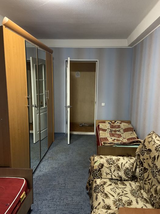 Продается 3 комнатная квартира. Район Артема. Чудо маркет