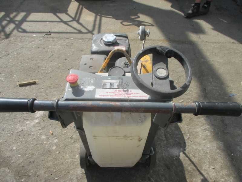 Przecinarka jezdna spalinowa do betonu kamienia Husqvarna FS400LV