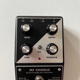 Efekt gitarowy Moog Minifooger MF Chorus