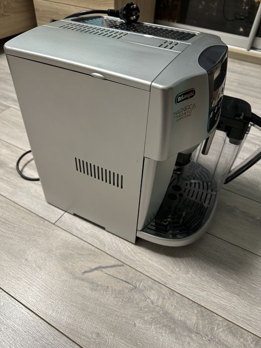 Кавомашина Delonghi Magnifica Pronto Cappuccino