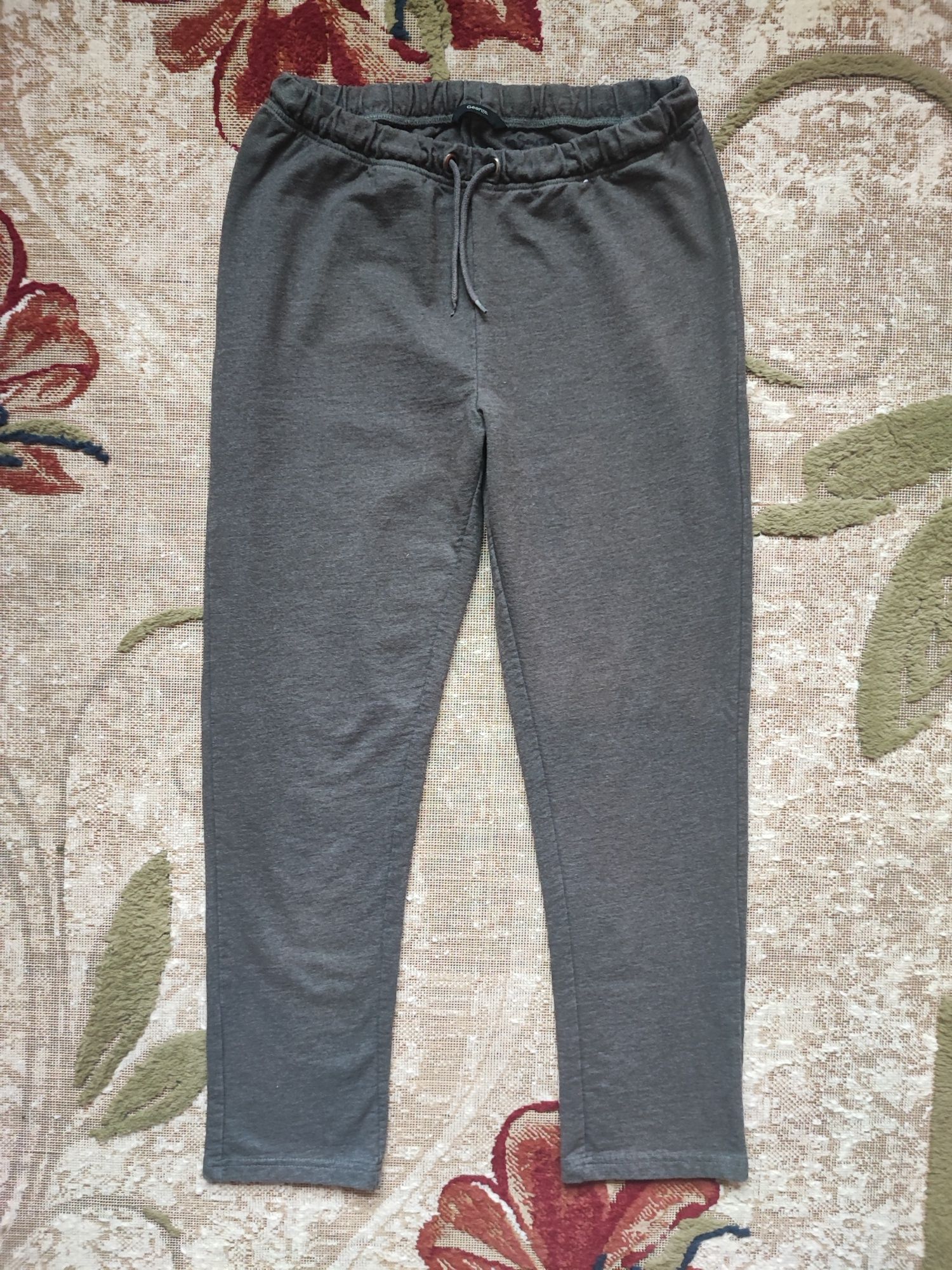 Продам женские спортивные штаны р М