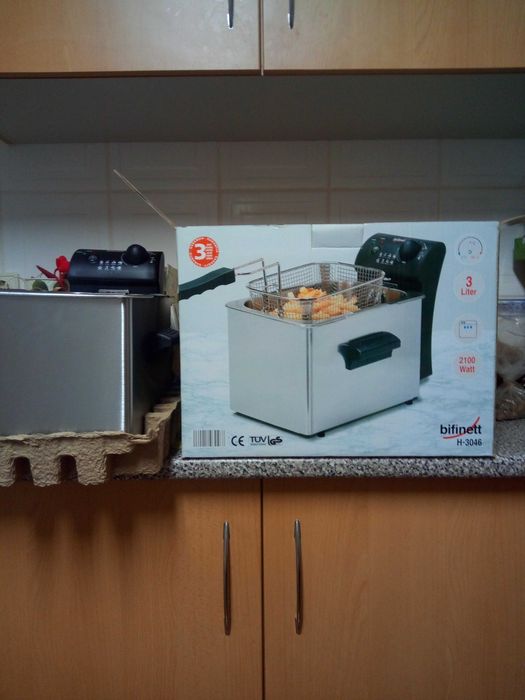 Fritadeira elétrica Bifinett nova ainda embalada na caixa