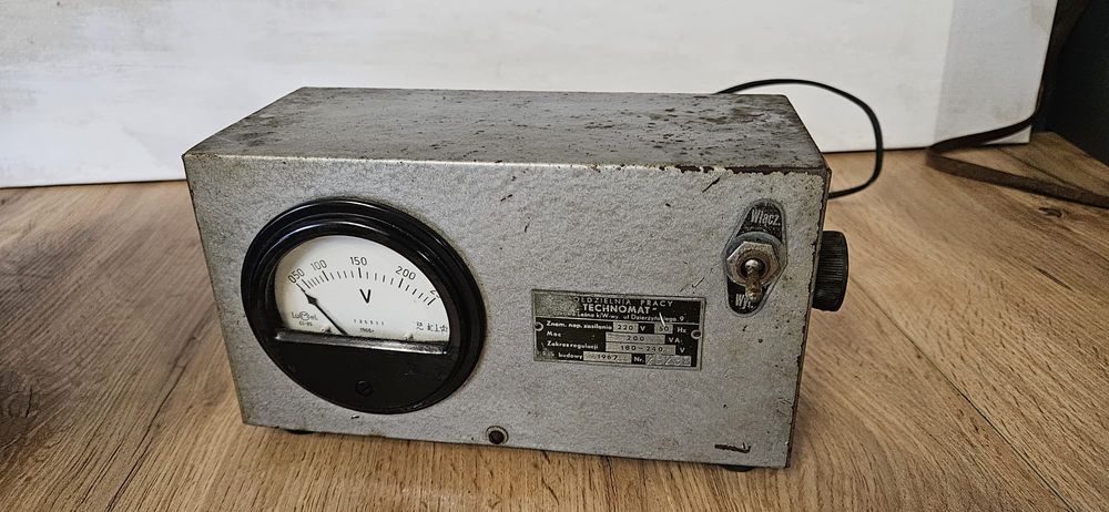 Regulator Napięcia technomat 1967r stabilizator do tv