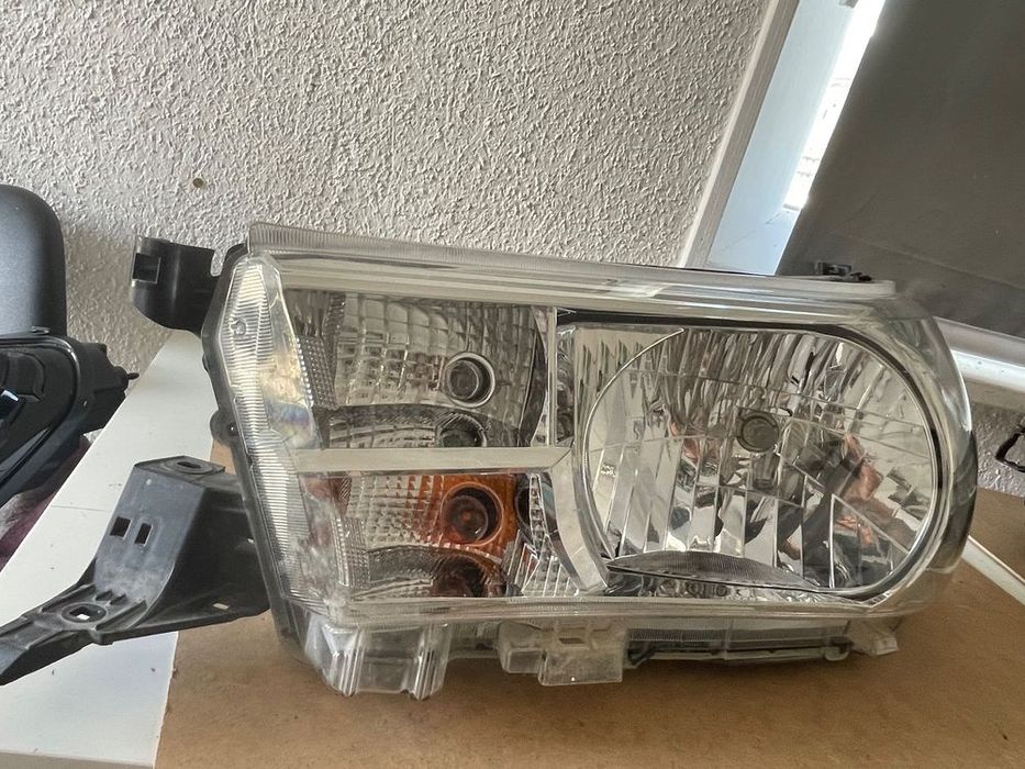 toyota hilux viii 15- lampa lewa oryginał 1ej-923321 19r