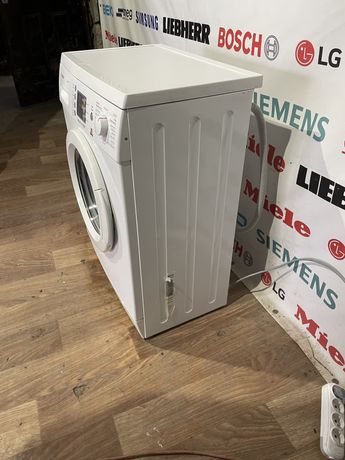 Вузька пральна машина Bosch (стиральная)