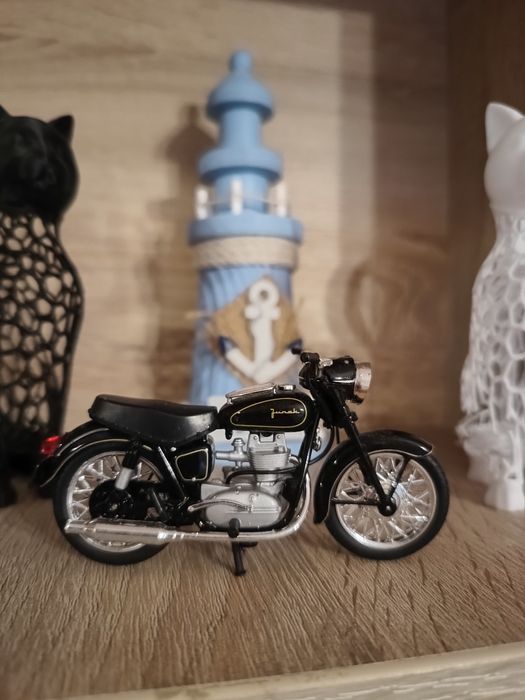Model Junak m10 w skali 1:43