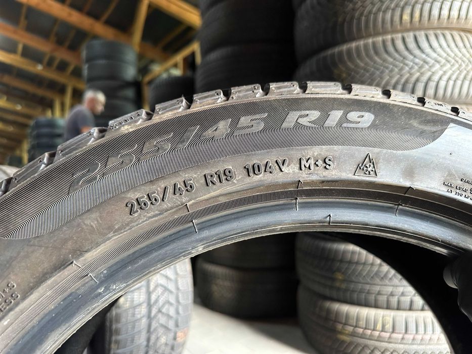Шини зима 255/45R19 104V PIRELLI Sottozero 3 (2/4шт)