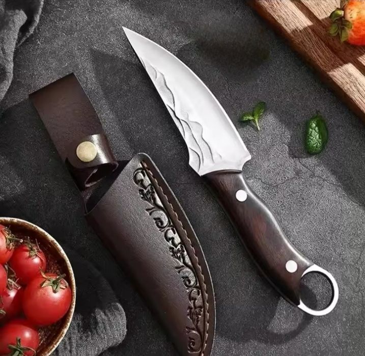 Ostry nóż myśliwski, wędkarski lub kuchenny z pożądanej stali