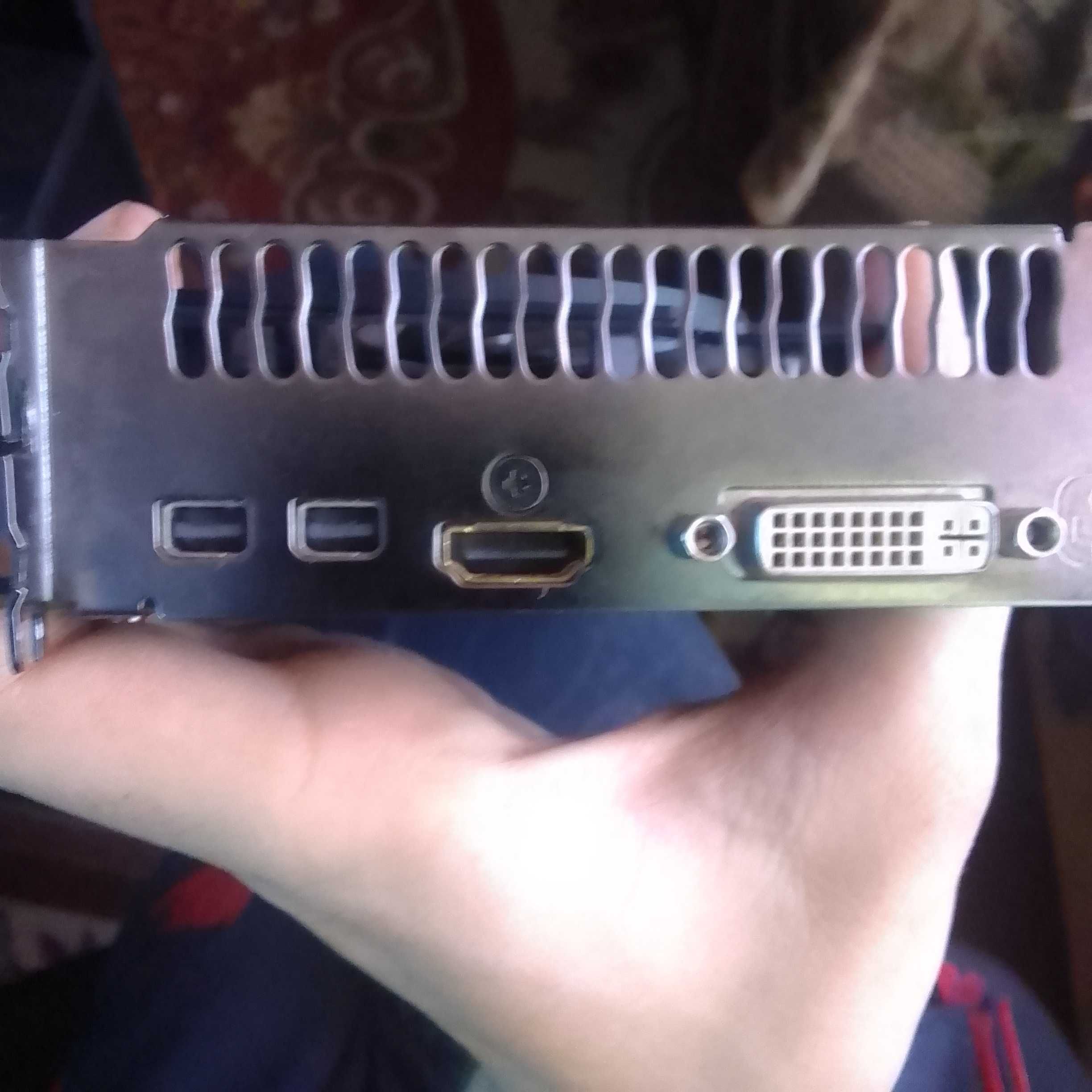 Срочьно продам відео карту Gigabyte  GV-R928XOC-3D